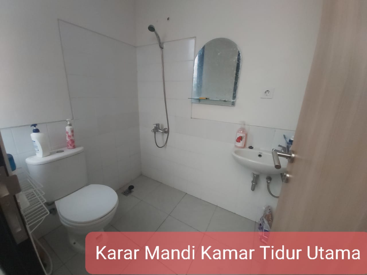 Rumah Disewakan Fully Furnished di Cluster Water Front Lippo Cikarang